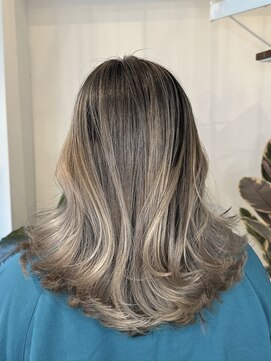 ピークスヘア(peaks hair) エアタッチバレイヤージュハイライト白髪ぼかしグレージュ堀江