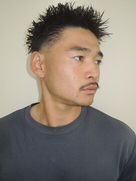 メンズカットアップバングスパイキーショートスキンフェード