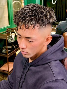 プロショップウェーブ セカンド(PRO SHOP WAVE II) スペインカール/フェザーパーマ/メンズパーマ/テーパーフェード