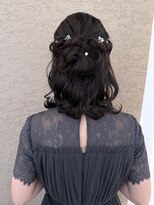 ビファインべクス(Befine becs)&nbsp;［お呼ばれヘアセット］ミディアムでも可愛い♪ハーフアップ！