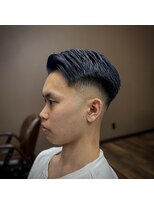 バーバーファースト(BARBER FIRST) ミドルフェード×ブルーブラック