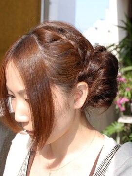 コムチュヴ(Comme tu veux) サイドにおだんごアップ