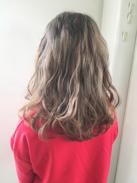 ヘアーズ ブルーヘブン(HAIR'S BLUE HEAVEN) ハイトーン外国人カラー