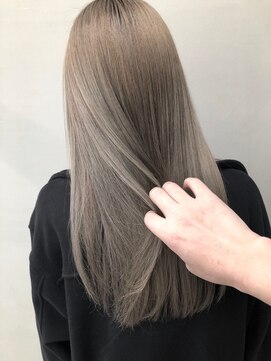 ジーナ 新宿(Zina) グレージュ