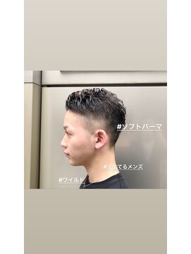 グランドライン(GRAND LINE) GRANDLINE 千崎聖太 黒髪ソフトパーマスタイル