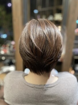 レパーン(Lepa) 艶々ショートボブ