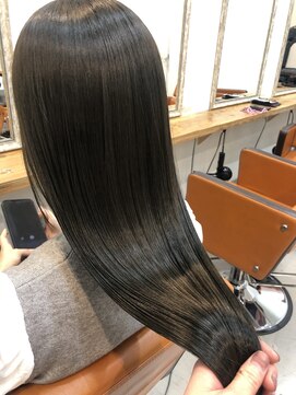 ネイヴィル(navile) オリーブベージュ×地毛風ストレート