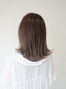 リアン(LIEN) 外ハネボブ×グラデーション風グレージュ