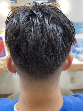 ヘアーゾーン ハチマルハチ 登戸駅前店(Hair Zone 808) フェード風