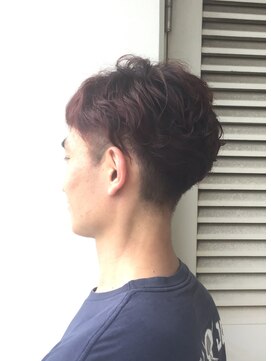 サエラクワトロ くびれ刈り上げパーマスタイル