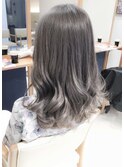 ダークアッシュグレージュグラデーションカラー　ロングヘア