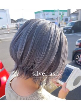 アース 郡山コスモス通り店(HAIR&MAKE EARTH) シルバーアッシュカラー