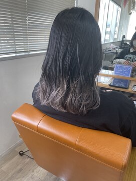 ルチナ 秦野(Lucina) グラデーションカラー/シルバーベージュ/ダブルカラー