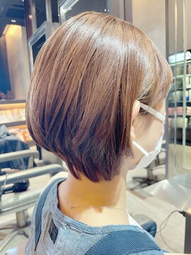 グラム バイ レイエレガンス(glam by REIELEGANCE) 20代30代40代大人可愛い/耳掛けショート/縮毛矯正