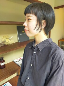 イニ(ini) 須藤 )) ワイドバングのショートスタイル