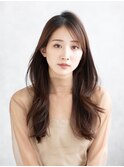流し前髪のひし形ロングヘア