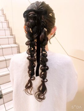 ヘアメイク ジェイエム ツインポニおろし
