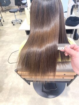 アンジュベイナハ (Ange Bay NAHA) 酸性縮毛矯正