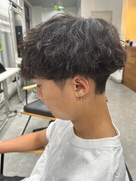 フゥ 宇都宮(FeU) メンズパーマシャドウパーマセンターパートメンズマッシュウルフ