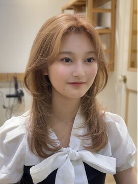 キートスバイガーランド (Kiitos by Garland) ハイトーンカラーミルクティーベージュ顔まわりレイヤーカット