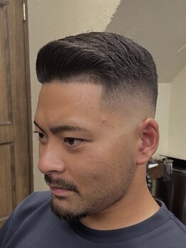 [個室あり]Barberだからこそのシェービング技術で髪だけでなくひげや眉などの身だしなみもトータルサポート