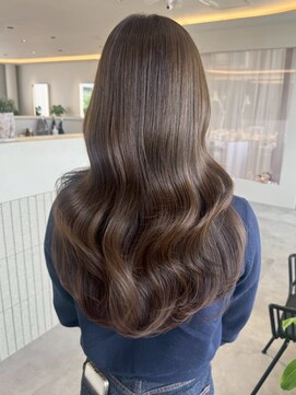 桑名ロングレイヤーカットハッシュカット透明感カラー重めロング