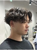 センターパート波巻きツイストスパイラルパーマ縦落ちパーマ