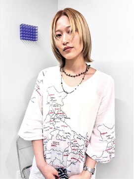 イラカ(elaka) ブラウン×ハイトーンベージュ×ルーツカラー×ウルフボブ
