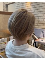ハピネスフィール 宇治店(Happiness FEEL) ミセスダブルカラー白髪ぼかし丸みショート