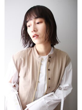 アイ 代々木公園(aye) カジュアルなファッションにプツンと切りっぱなしボブ