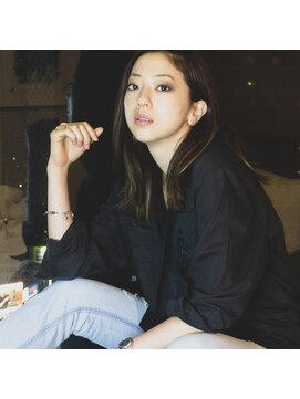 マロウズ(Marrows) 【Marrows】シルエットで魅せる切りっぱなしのミディアム