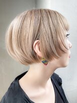 メイカ(MEIKA)&nbsp;ミニボブ・ショート・ホワイトベージュ