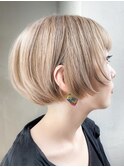 ミニボブ・ショート・ホワイトベージュ