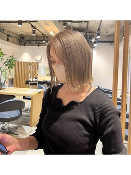 リミットバイアフィナー 大宮店(limit by Afinar) milk tea beige×ぱつっとカット