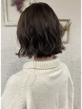 イチゴイチエ(151A) 外ハネ×グレージュ