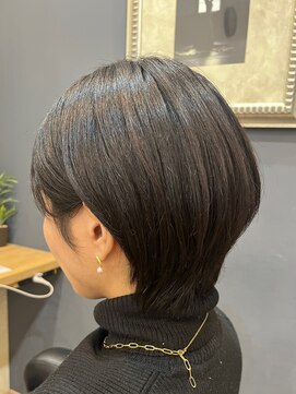 アルター(aL ter) 丸みショート［黒髪/グレーベージュ/レイヤーロング］