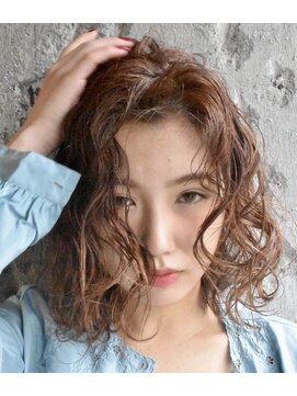 ネスト(Nest) 外国人風