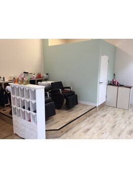 マンツーマンプライベートサロン◎白と緑、木目を基調としたナチュラル空間でゆったりとしたサロンtimeを♪