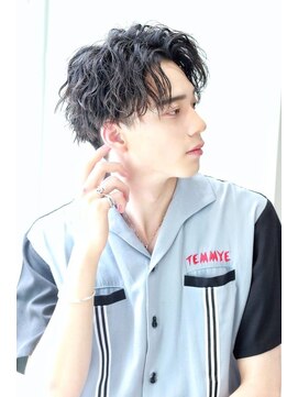 リップス 池袋(LIPPS) 刈り上げ波打ちセンターパート