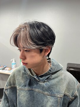 エモー(MoH) 顔周りインナーカラー/センターパート