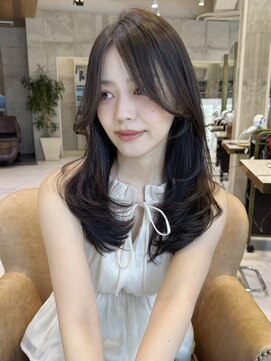 グランド(GRAND) ロングヘア20代30代レイヤースタイル前髪なし表参道