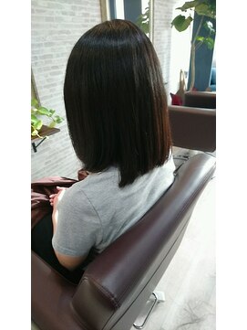 ねむれる森 大人のさらツヤミディアムボブ☆