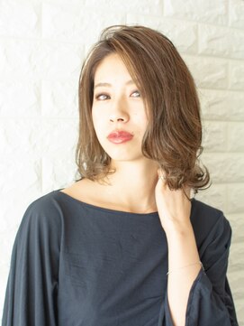 ノイン(noine) 寒い季節もまだまだ着られるアイテムを使いまわして 。