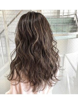 ループ(LOOP) 外国人風ハイライトカラー