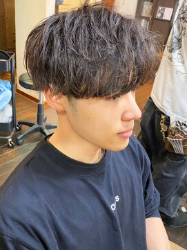 ヘアークリエイ トポライトウィロー 烏丸(Hair Create Polite willow) 20代30代40代メンズショートフェザーマッシュツーブロック