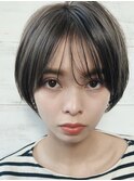 顔周りレイヤーカットくびれヘアミルクティーベージュカラー