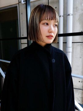 オーオ シカシカ(OOO YY) デザインカラー×モードボブ