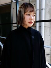 オーオ シカシカ(OOO YY) デザインカラー×モードボブ