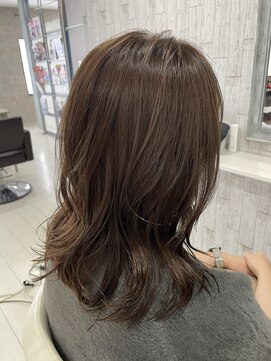 セレンディピティ(SERENDIPITY) くびれミディアム/ミディアムレイヤー/アッシュ/シルバー/野幌