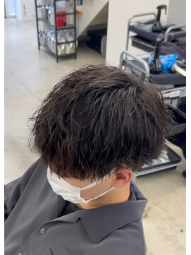 ドミ(DOMI) カット+ツイストスパイラルパーマ